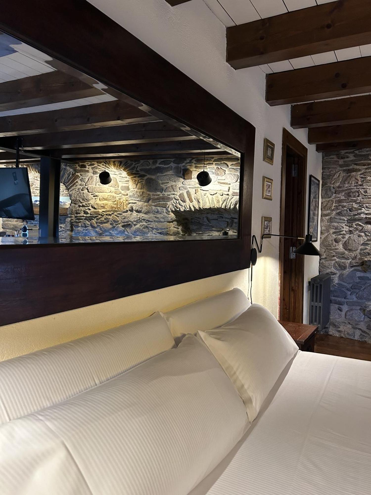 Mas Farner - Adults Only Bed & Breakfast Llivia Oda fotoğraf